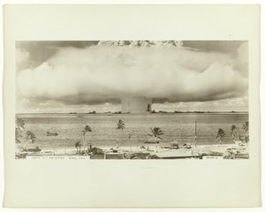 Test della bomba atomica durante l