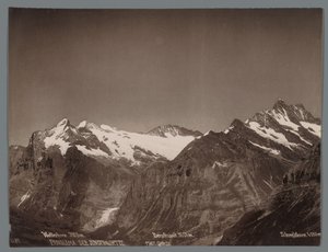 Vista sul Wetterhorn, il Berglistock e lo Schreckhorn nelle Alpi Bernesi