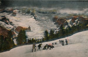 Guerra di palle di neve nella Paradise Valley in piena estate, Parco Nazionale del Monte Rainier da Asahel Curtis