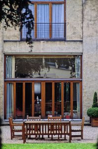 La casa Cassandre a Versailles (Les Yvelines). Costruzione 1924-1925, architetti Auguste (1874-1954) e Gustave (1876-1952) Perret. Costruita per il disegnatore di manifesti Jean Marie Mouron, detto Cassandre, è realizzata in cemento armato e presenta una g