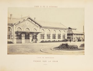 Stazione di Montargis, facciata che si affaccia sul cortile interno