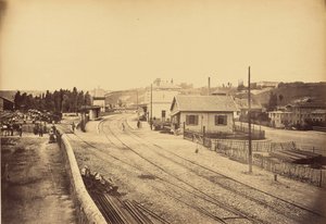 Passaggio a livello e stazione, L