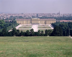 Palazzo di Schönbrunn, completato nel 1711 da Austrian School