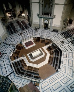 Veduta del coro ottagonale in marmo realizzato da Baccio Bandinelli all