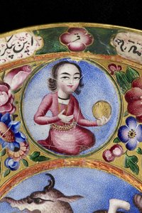 Ciotola con coperchio, piattino e cucchiaio con decorazione astrologica, inizio XIX secolo da Baqir