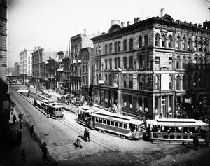 Tram che escono dal tunnel di LaSalle Street, Chicago, Illinois, USA, c.1905 da Barnes and Crosby