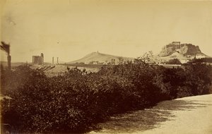 Atene - Tempio di Zeus Olimpio e Acropoli da est.
