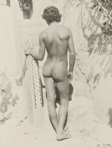 [Giovane nudo sulle scale] da Baron Wilhelm von Gloeden