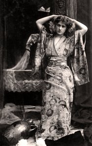 Phyllis Dare 1890-1975, attrice inglese, 1906 da Bassano Studio