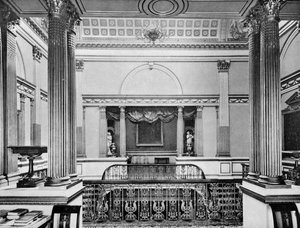 La grande scalinata, Londonderry House, 1908 da Bedford Lemere and Company