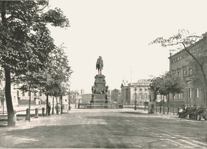 Statua di Federico il Grande, Unter Den Linden, Berlino, Germania, 1895 da Berlin Photographic Co