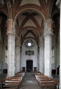 Vista interna della chiesa di Pienza