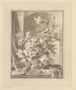 Vaso con fiori per una nicchia