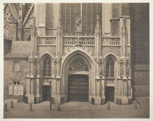 Senza titolo [Facciata sud del transetto della Cattedrale di San Michele e Santa Gudula a Bruxelles, Belgio]. da Bisson Frères