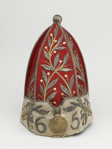 Cappello da granatiere da ufficiale, 65° Reggimento di Fanteria, circa 1758 da British School