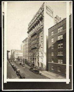 Hotel Harding alla 55th Street e Broadway, New York, 1921 da Byron Company