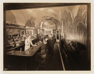 Hotel Woodward, interno, il bar, con persone, 1937 da Byron Company