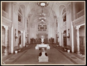 La hall dell