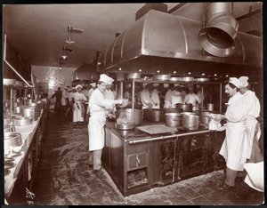 La cucina del Ritz-Carlton Hotel, c.1910-11