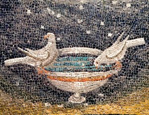 Arte bizantina: Colombe che bevono alla fontana. Dettaglio di un mosaico. Circa 425. Mausoleo di Galla Placidia (390-450), imperatrice romana. Ravenna, Italia