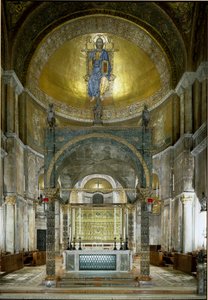 Architettura bizantina: il presbiterio. Il maggiore altare, il ciborio con colonne di alabastro (tra V e XIII secolo), i capitelli (XII secolo) e la Pala d