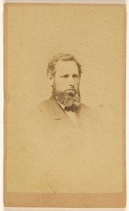 [Uomo barbuto non identificato, stampato in stile vignetta]. da C.E. Edwards