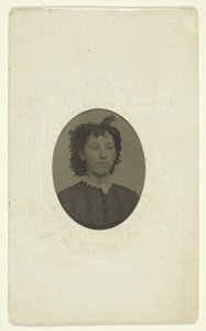Ritratto di Viola Mead da C. W. Mitchell