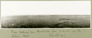 Vista su Beersheba da due miglia su Hebron Road, 3 novembre 1917 da Capt. Arthur Rhodes