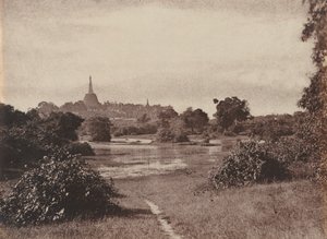 Rangoon. Vista vicino al lago da Captain Linnaeus Tripe