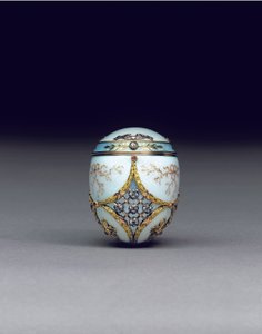Rara bonbonnière a uovo bicolore con gioielli, 1896-1908
