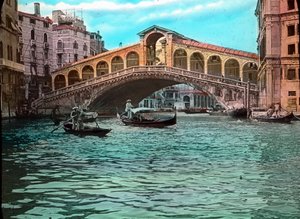 Italia, Venezia, Ponte di Rialto e Canal Grande, data immagine: circa 1910. Archivio Carl Simon da Carl Simon