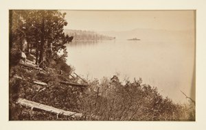 Quattro scene ferroviarie e quattro vedute del Lago Tahoe: Lago Tahoe da Artist Rocks da Carleton E. Watkins