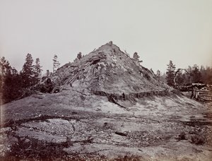 Casa del sudore indiana, contea di Mendocino, California, 1863 da Carleton Emmons Watkins