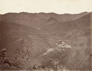 Pozzo del Tunnel Sutro n. 2, 1875 (stampato ca. 1876) da Carleton Emmons Watkins
