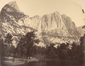 Cascate di Yosemite, vista del fiume, 2637 piedi, 1861 da Carleton Emmons Watkins