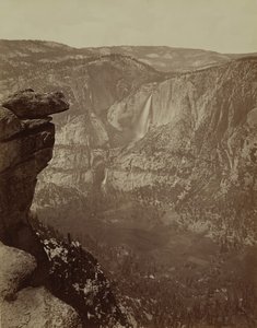 Cascate di Yosemite da Glacier Point, 1865-66, stampato ca. 1875 da Carleton Emmons Watkins
