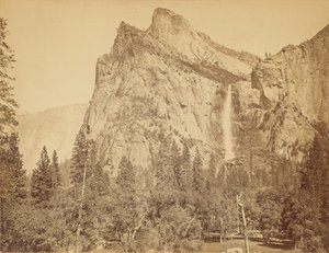 [Velo della Sposa, alto 900 piedi] da Carleton Watkins