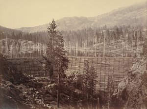 Diga e Lago, Contea di Nevada, Vista da Vicino da Carleton Watkins