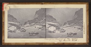Vista dal piede della cascata superiore di Yosemite da Carleton Watkins