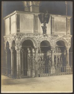 Milano - Basilica di S. Ambrogio - Ambone e Sarcofago cristiano del VI secolo da Carlo Brogi