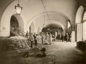 Interno del deposito militare di cuoio, durante la Grande Guerra