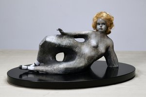 Northern Landscape, 2014 (bronzo patinato, parrucca sintetica)
