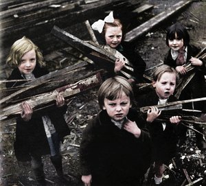 Legna da ardere, 1941 da Cecil Beaton