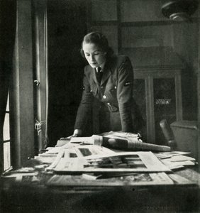 Nella Sala di Lettura, c1943