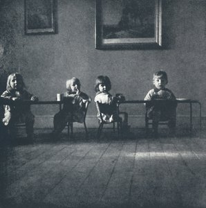 Interno con figure sedute, 1941 da Cecil Beaton