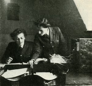 In servizio di segnalazione, c1943 da Cecil Beaton