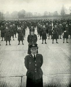 Ufficiali W.A.A.F. alla loro scuola di istruzione, c1943