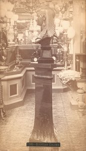 Colonna egiziana, Mitchell, Vance & Co., Edificio principale, Esposizione centennale di Filadelfia da Centennial Photographic Co.