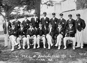 La squadra di cricket inglese in tournée in Australia del 1911-1912 da Charles Alfred Petts