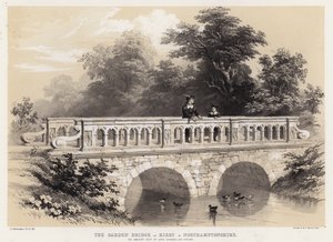 Il ponte del giardino a Kirby nel Northamptonshire, l